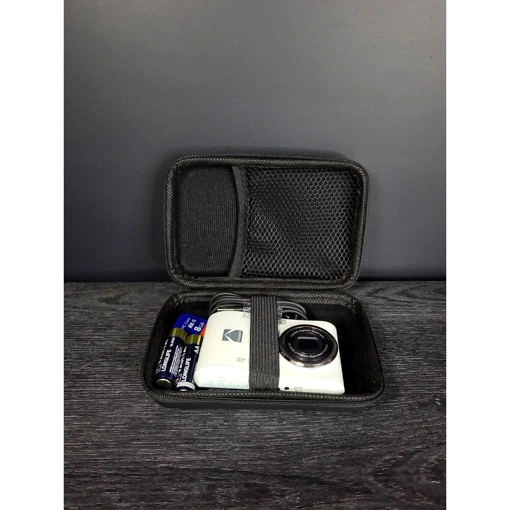 Kodak Pixpro FZ45 16MP HD Digital Camera White 8GB Bundle - Refurbished VG